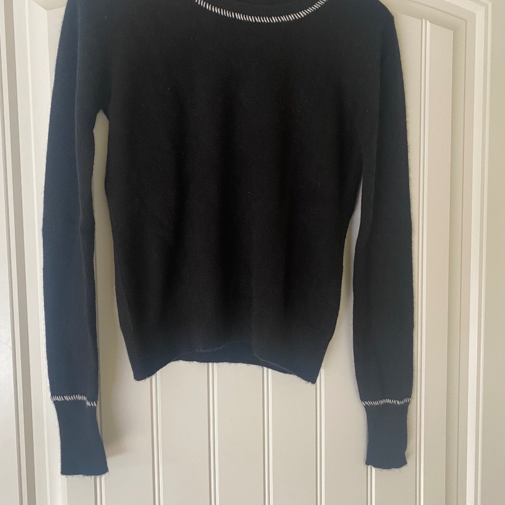 VERONICA BEARD CASHMERE BLACK SWEATER Small